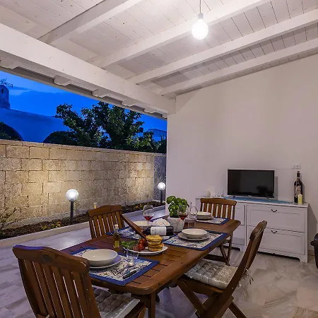 Dimora Smeraldo 玛丽娜迪曼卡维萨